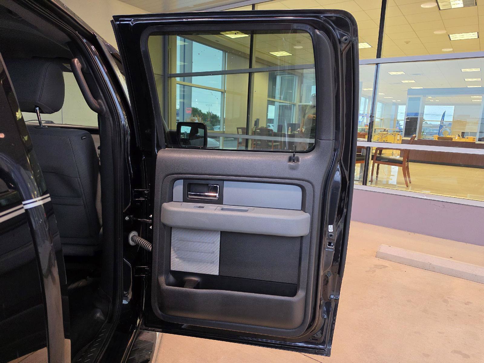 Used 2014 Ford F150 XLT w/ Equipment Group 302A Luxury AWD/4WD image 14