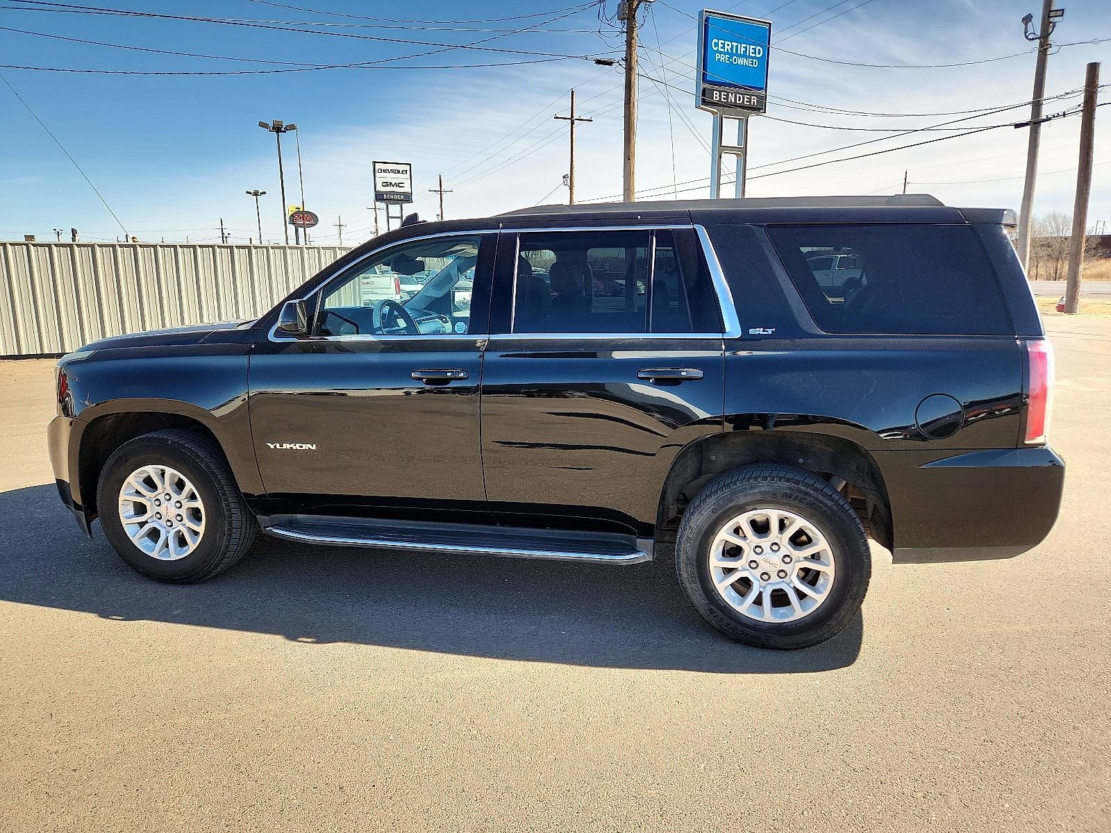 Used 2019 GMC Yukon SLT image 2