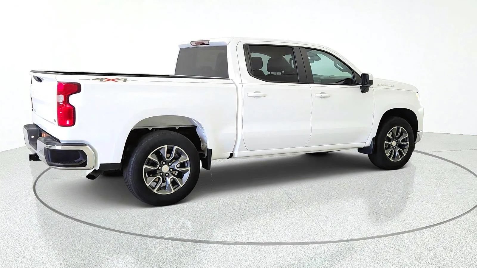 Used 2023 Chevrolet Silverado 1500 LT AWD/4WD image 9