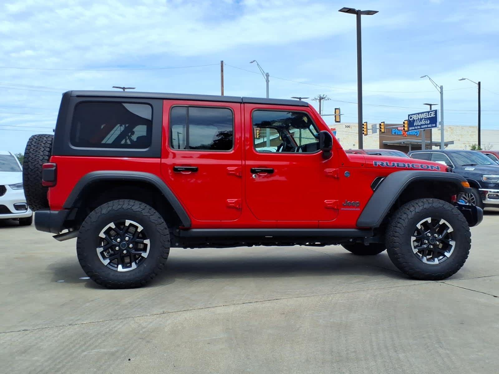 Used 2025 Jeep Wrangler Unlimited Rubicon 4xe w/ Convenience Group AWD/4WD image 18