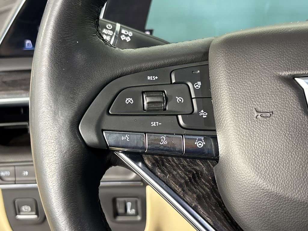 Used 2023 Cadillac Escalade ESV Premium Luxury image 16