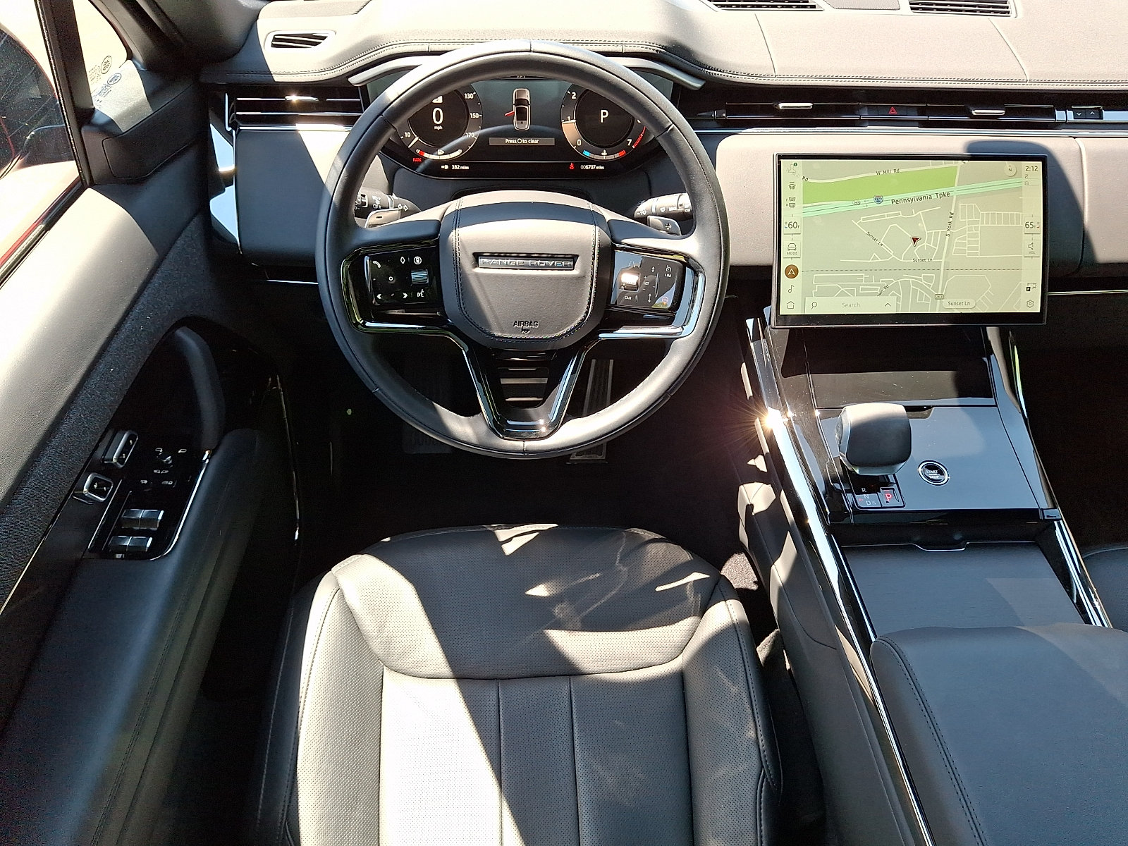 Used 2025 Land Rover Range Rover Sport Dynamic SE AWD/4WD image 4