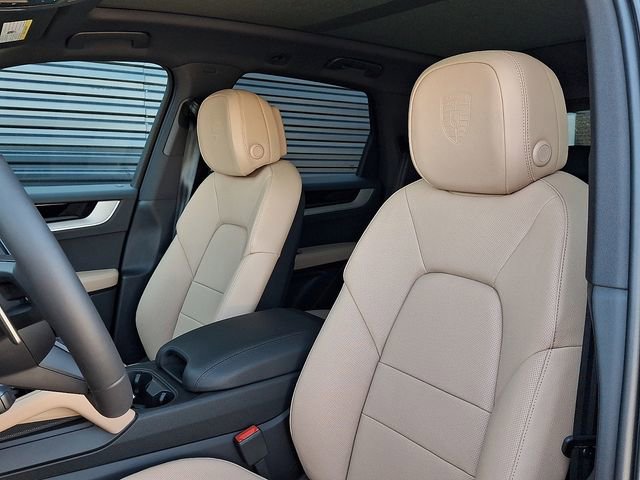 New 2026 Porsche Cayenne AWD/4WD image 5