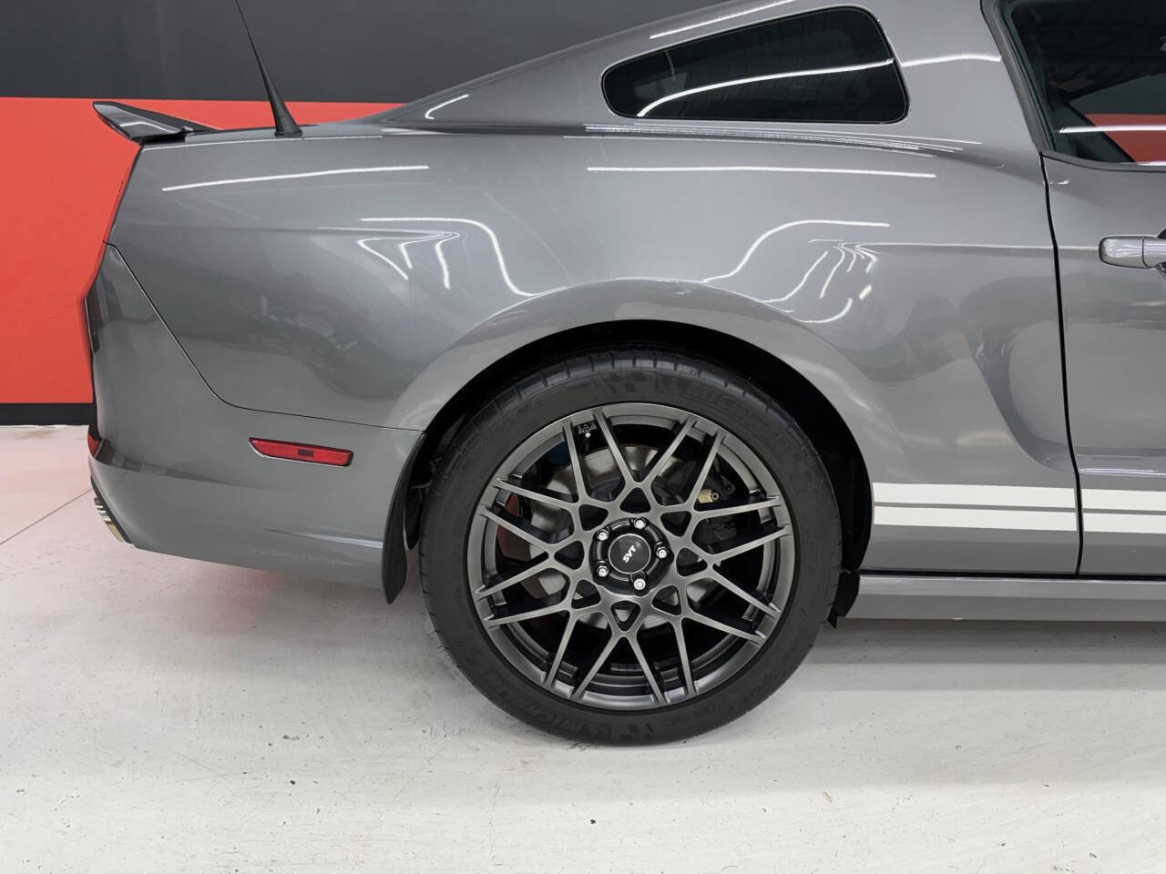 Used 2013 Ford Mustang Shelby GT500 RWD image 29