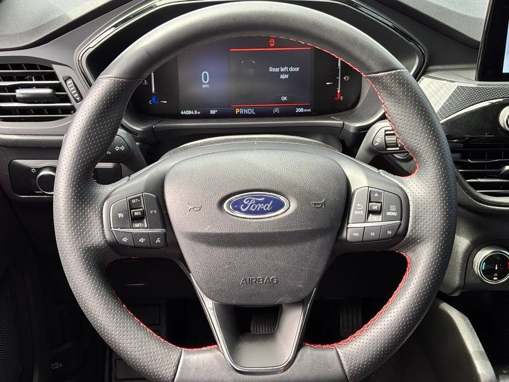 Used 2025 Ford Escape ST-Line FWD image 12
