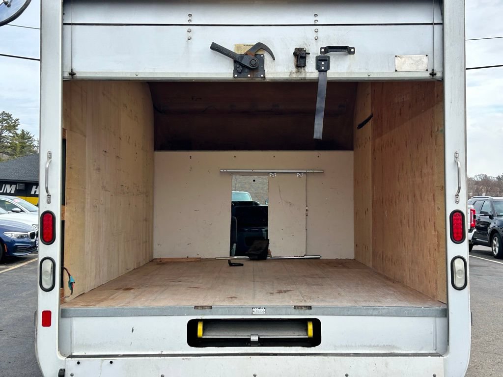 Used 2019 Ford E-350 and Econoline 350 Super Duty RWD image 4