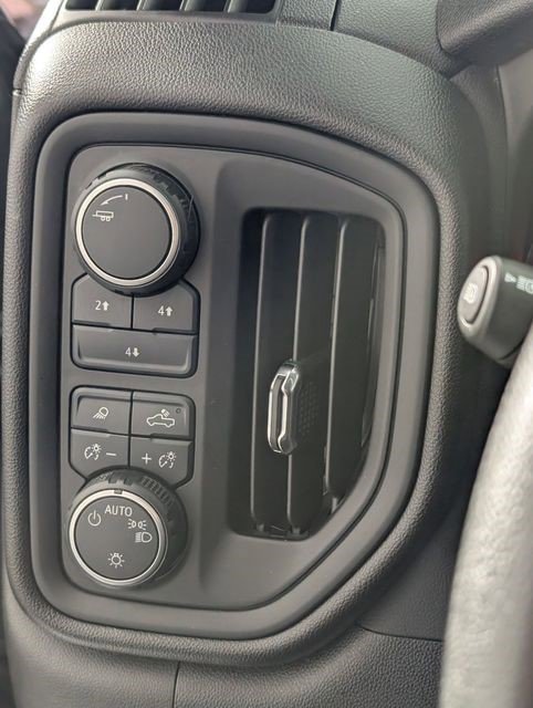 Certified 2025 Chevrolet Silverado 2500 Custom w/ Custom Value Package image 15