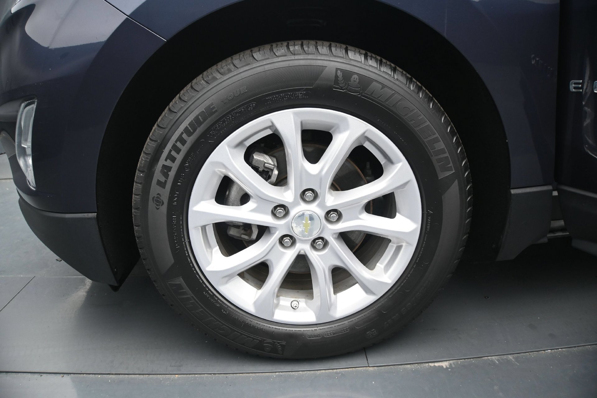 Used 2018 Chevrolet Equinox LT FWD image 27