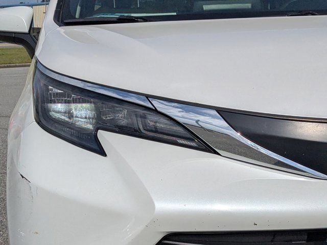 Used 2024 Toyota Sienna XLE image 10