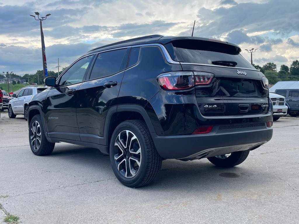 Used 2023 Jeep Compass Limited AWD/4WD image 6