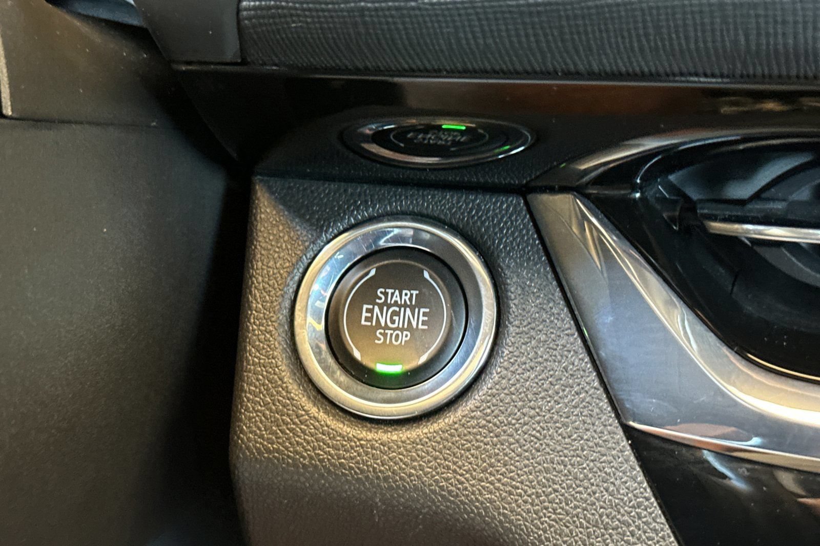 Certified 2025 Buick Envista Sport Touring FWD image 22
