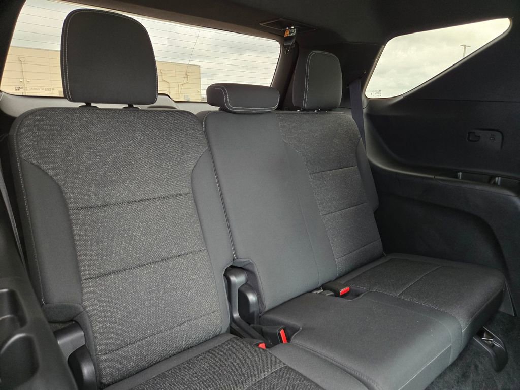 Used 2024 Chevrolet Traverse LT w/ Enhanced Driving Package FWD image 16