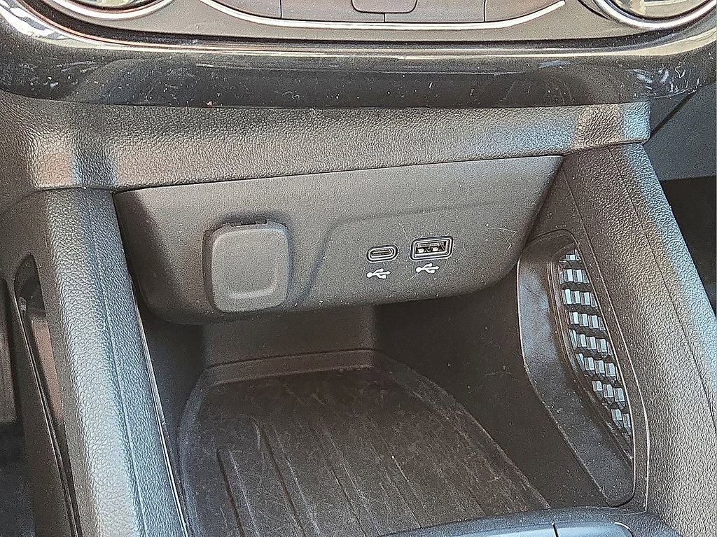 Used 2025 Chevrolet TrailBlazer LT FWD image 29