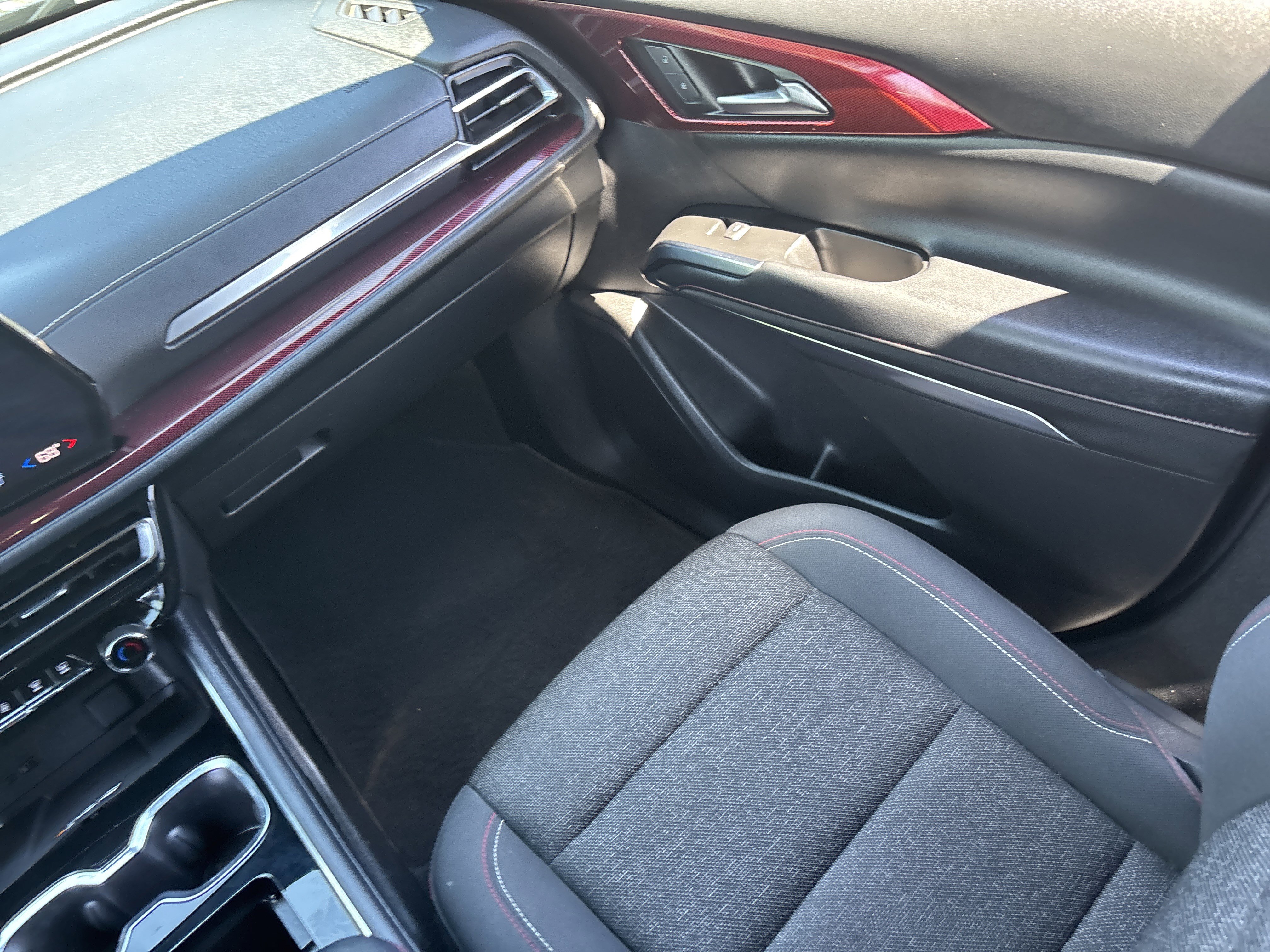 Used 2024 Chevrolet Traverse Z71 AWD/4WD image 14