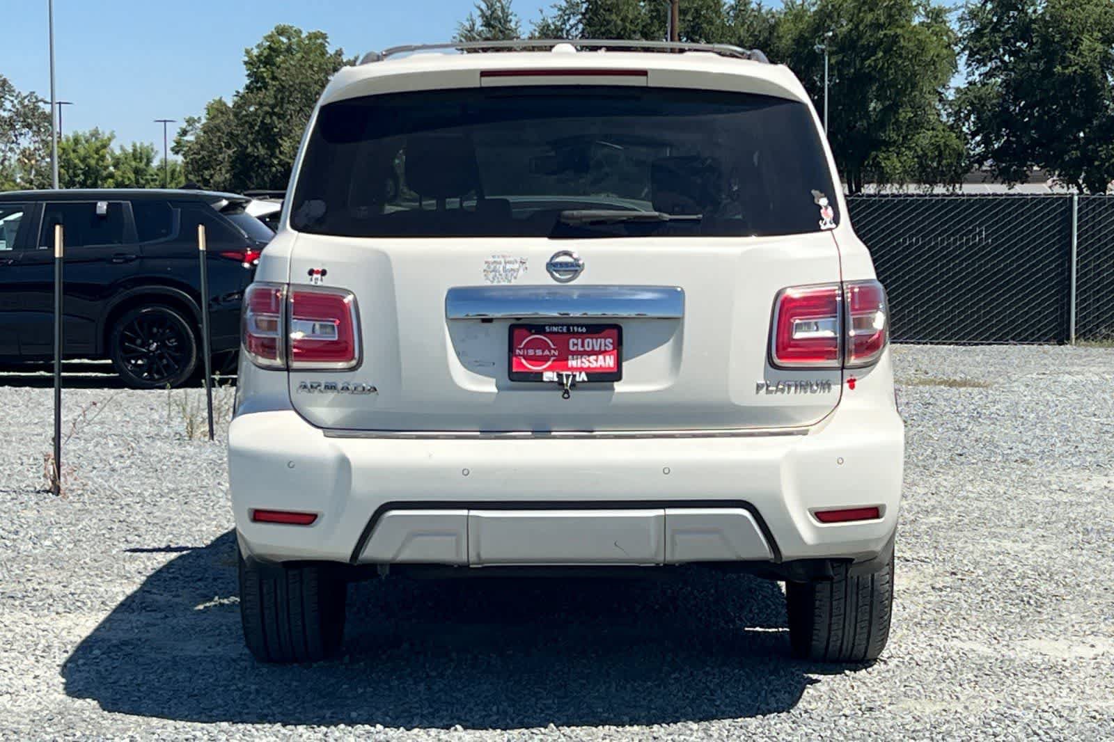 Used 2017 Nissan Armada Platinum w/ Interior Lighting Package RWD image 8