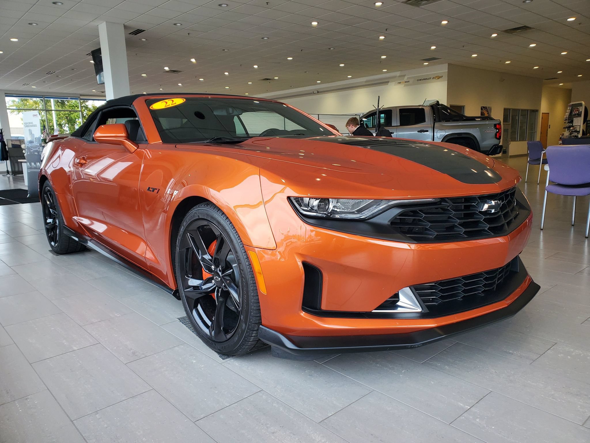 Used 2022 Chevrolet Camaro LT RWD image 3