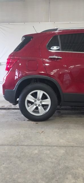 Used 2019 Chevrolet Trax LT w/ LT Convenience Package image 11