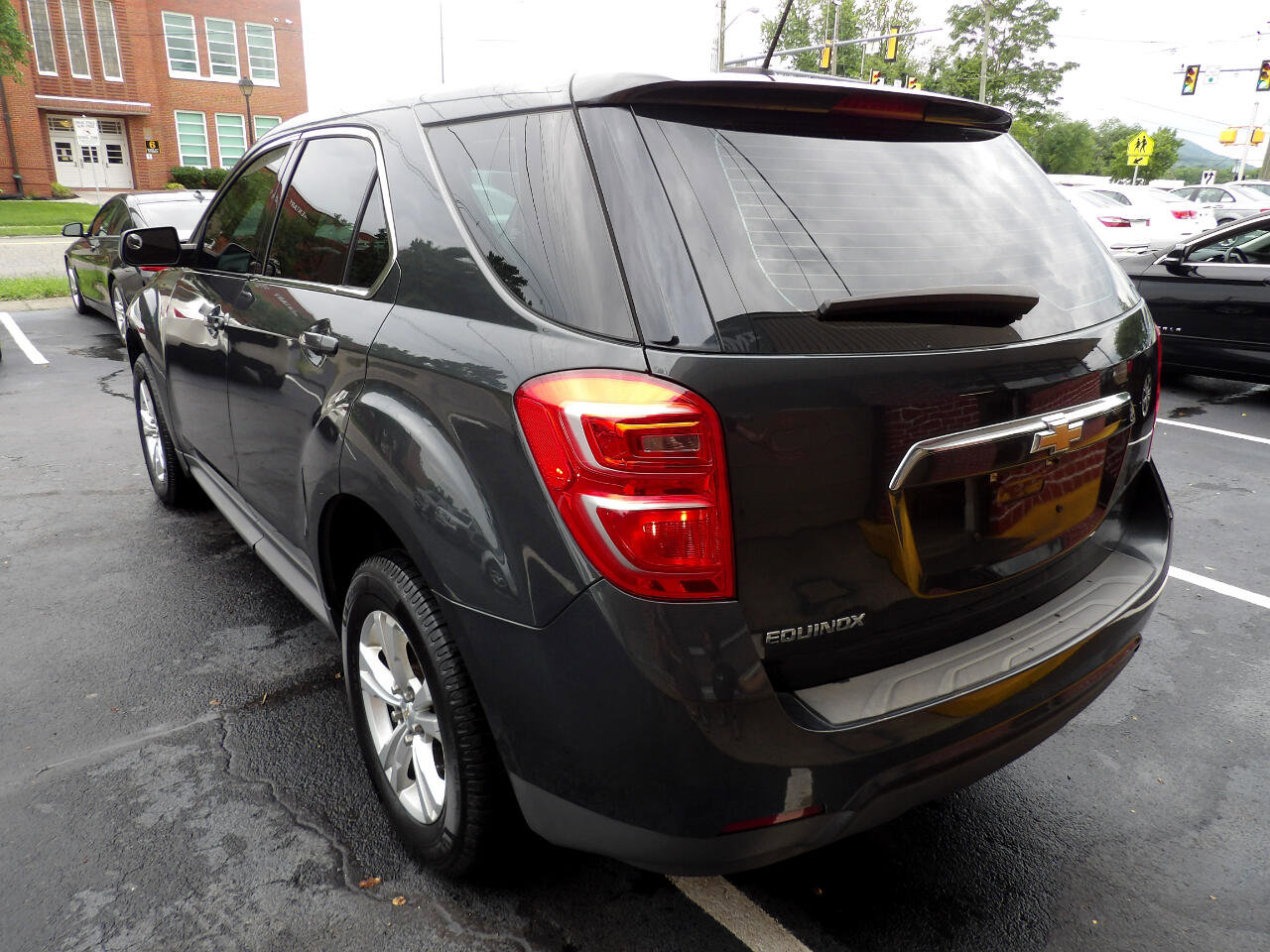 Used 2017 Chevrolet Equinox LS image 3