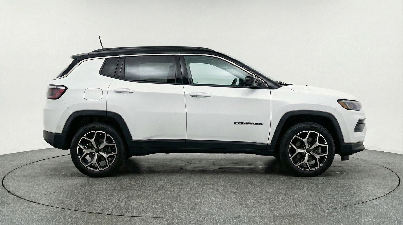 Used 2025 Jeep Compass Limited image 11