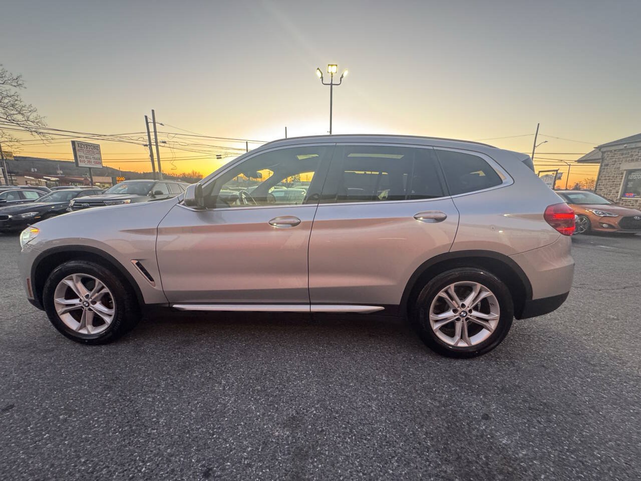 Used 2019 BMW X3 xDrive30i w/ Driving Assistance Package AWD/4WD image 3
