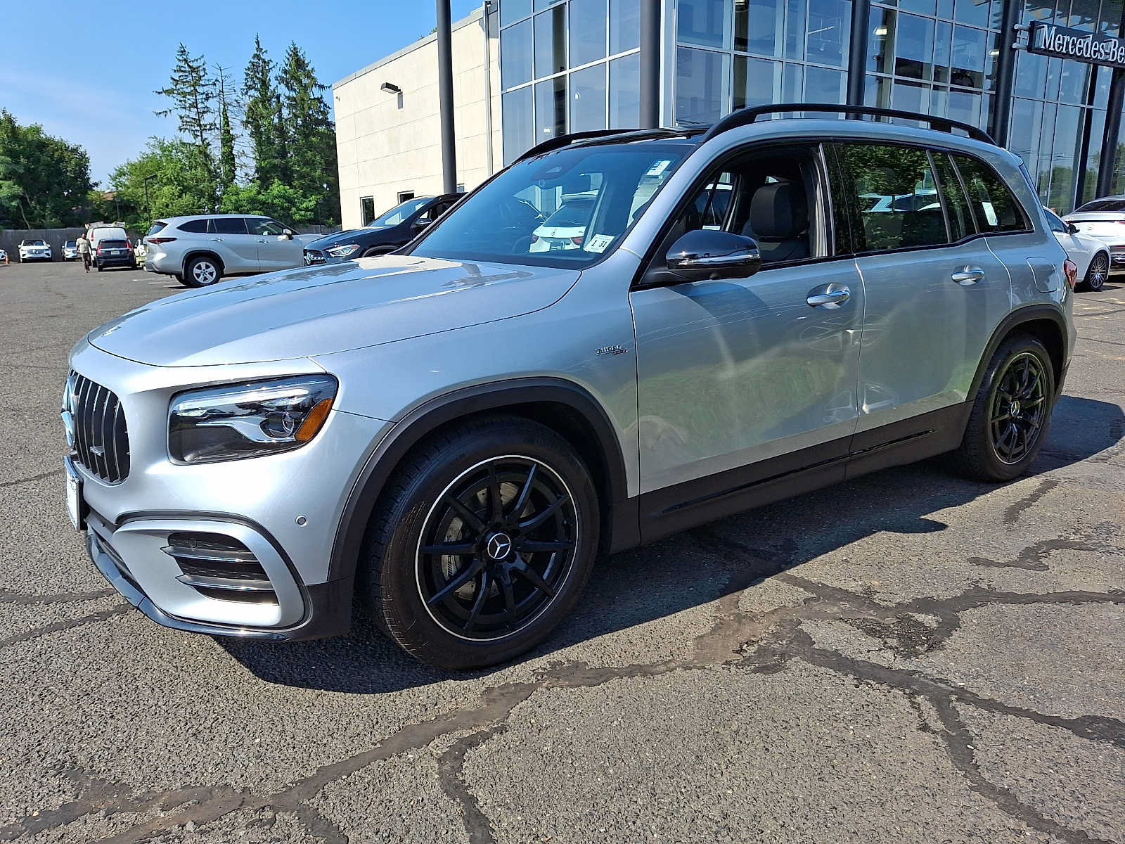 Used 2026 Mercedes-Benz GLB 35 AMG 4MATIC image 3
