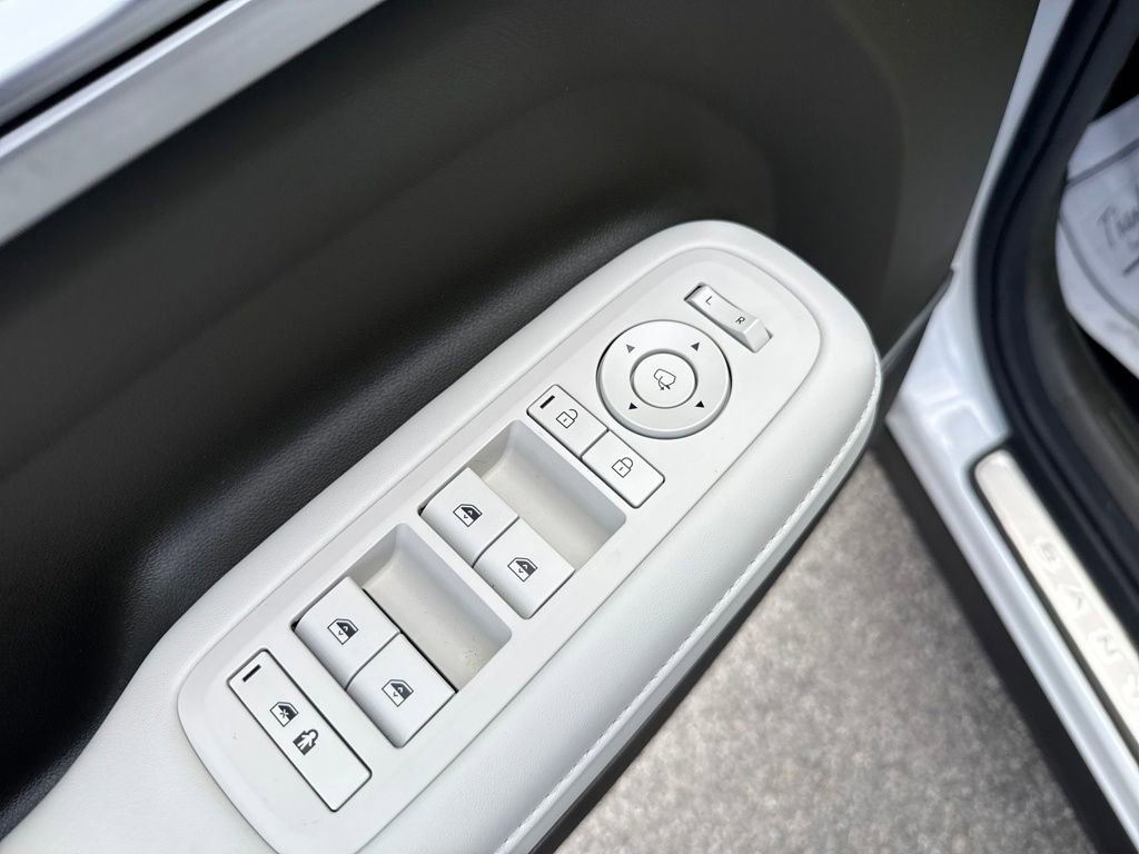 Used 2025 Hyundai Santa Fe Calligraphy FWD image 18