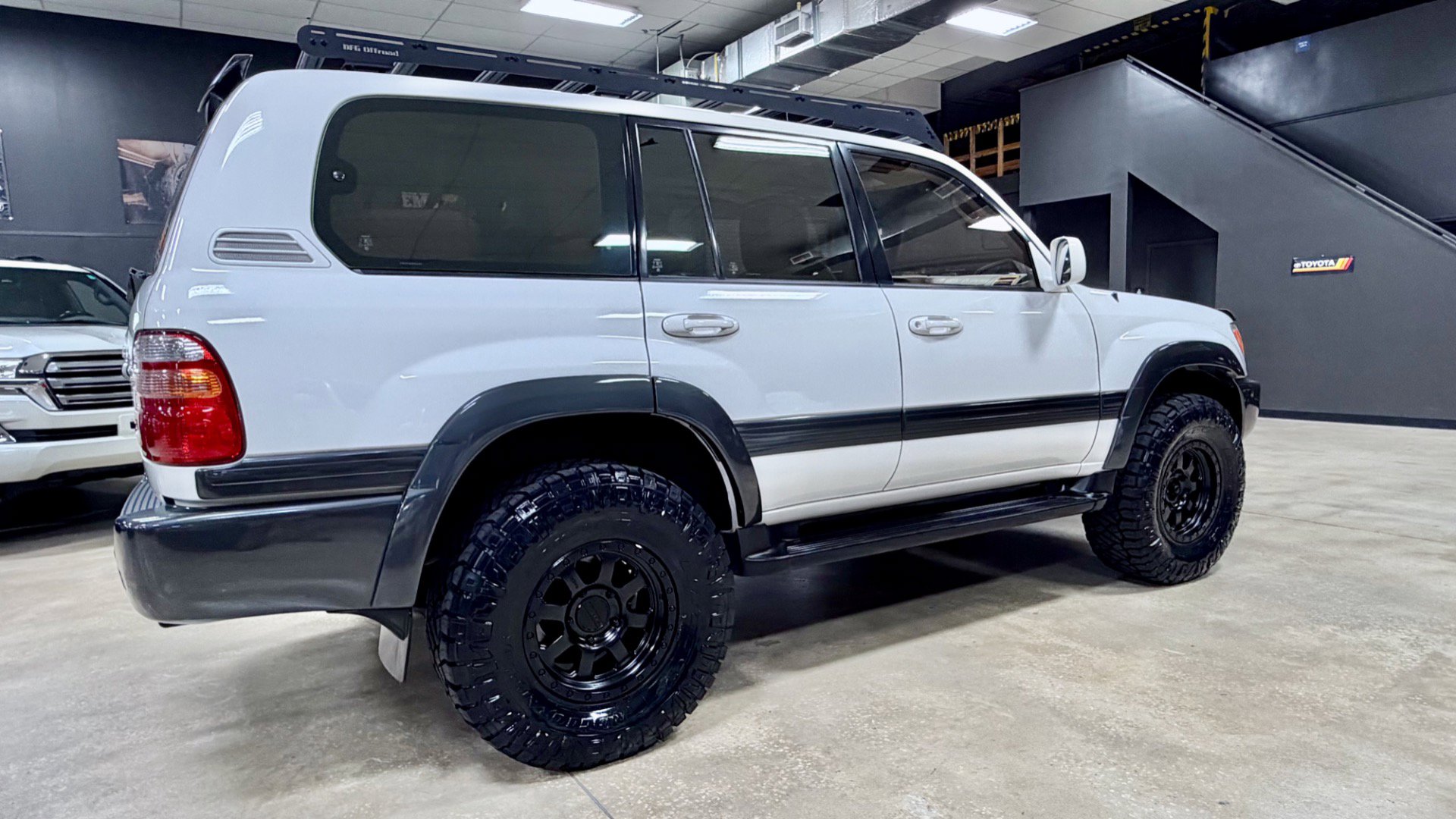 Used 1999 Toyota Land Cruiser AWD/4WD image 8