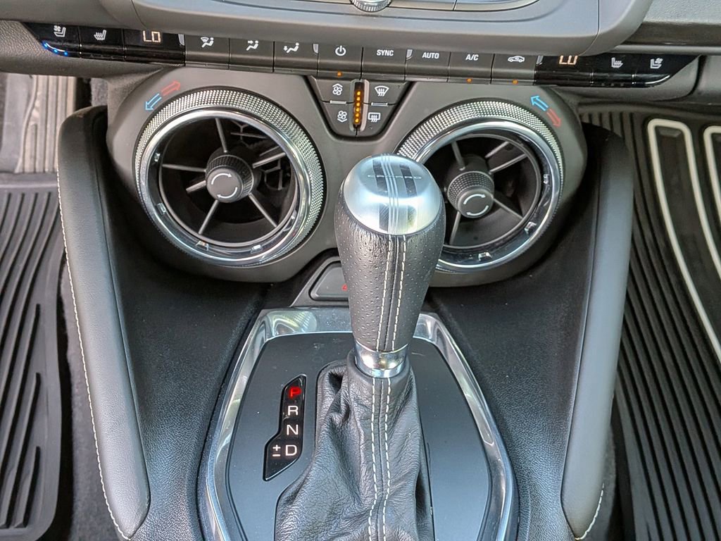 Used 2020 Chevrolet Camaro SS RWD image 17