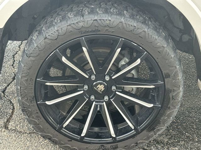 Used 2018 Ford F150 Platinum w/ Equipment Group 701A Luxury image 30