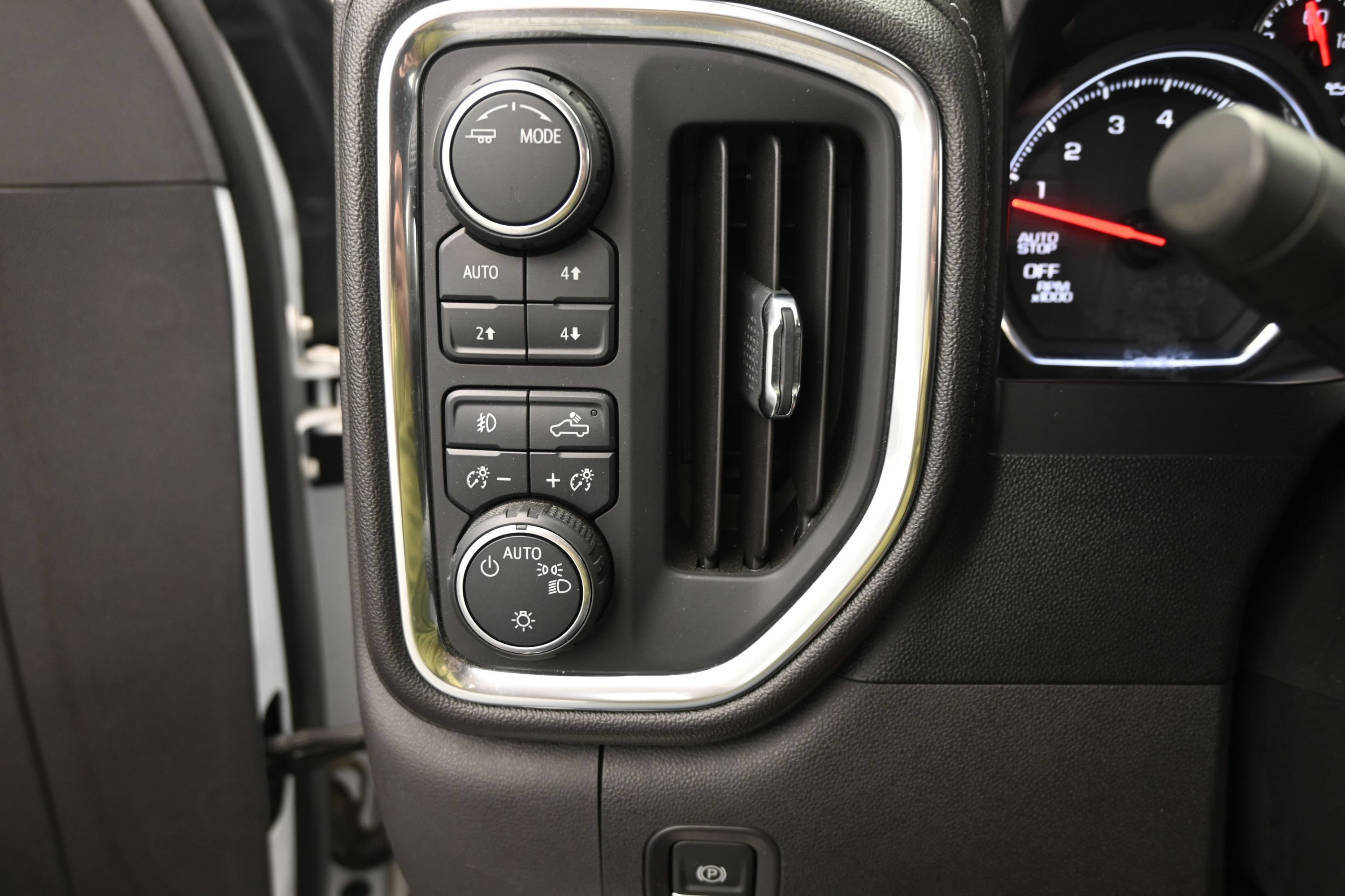 Used 2020 Chevrolet Silverado 1500 LT Trail Boss AWD/4WD image 20