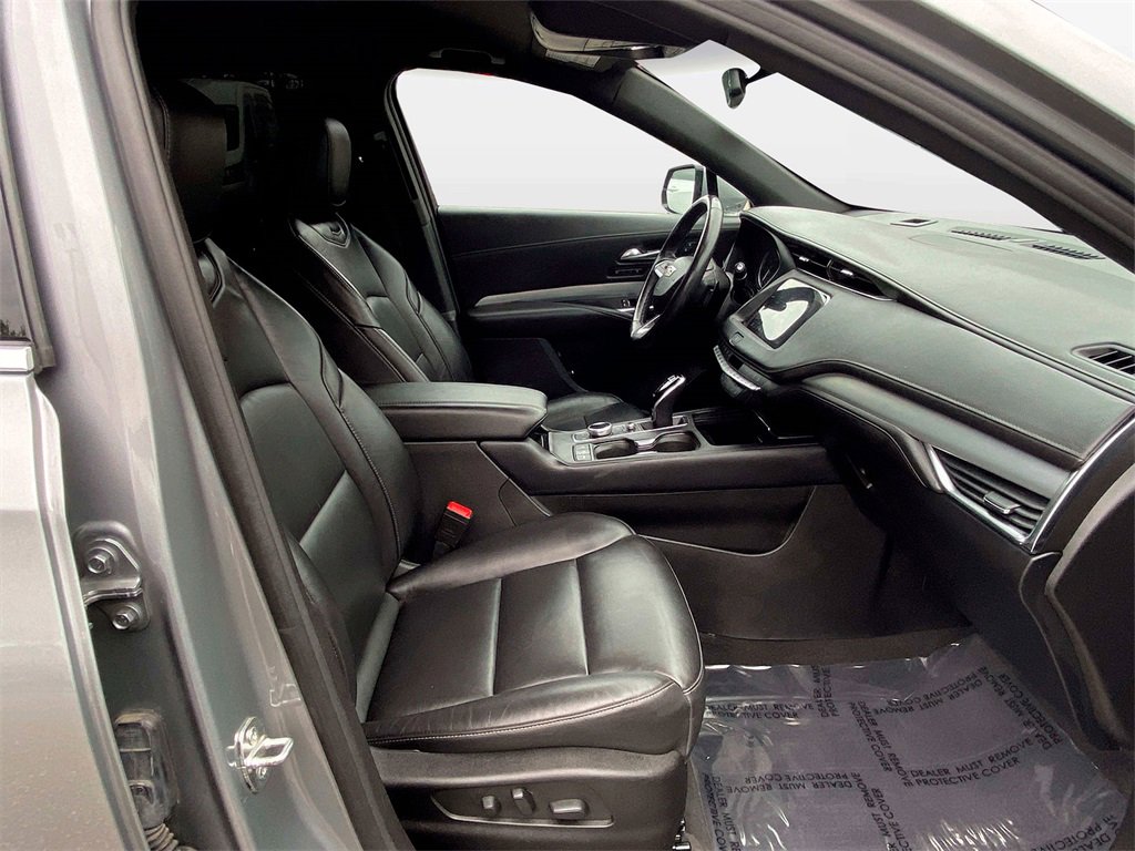 Used 2023 Cadillac XT4 Premium Luxury w/ Cold Weather Package image 9