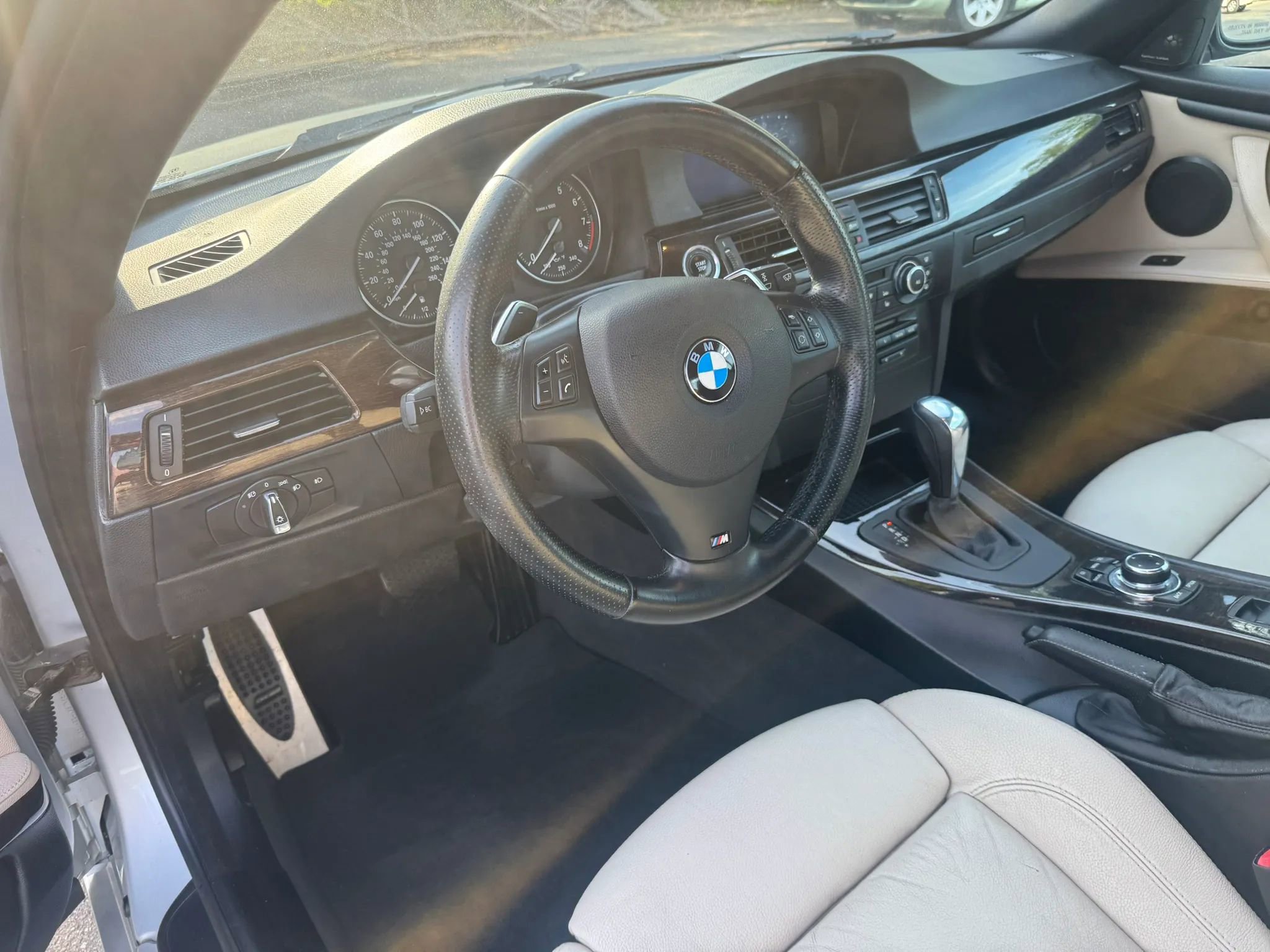 Used 2012 BMW 335i Convertible RWD image 24
