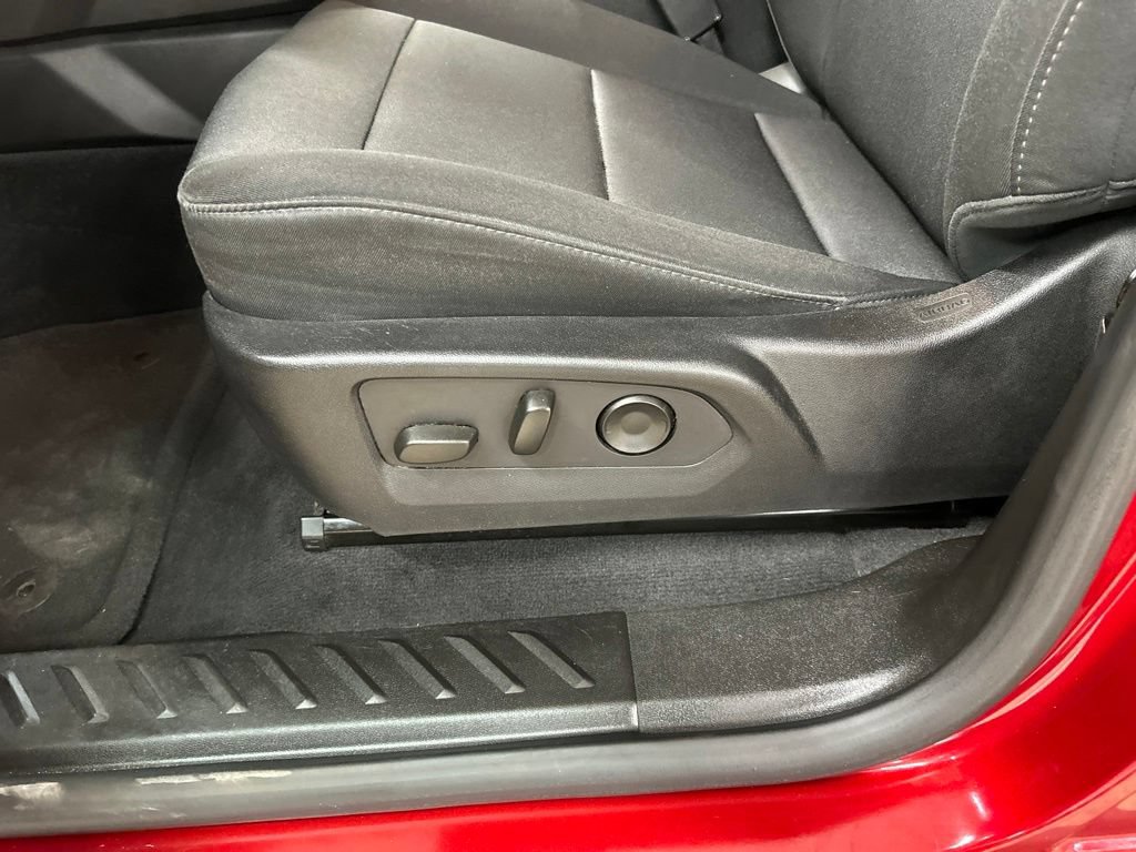 Used 2023 Chevrolet Colorado Trail Boss w/ Technology Package AWD/4WD image 12