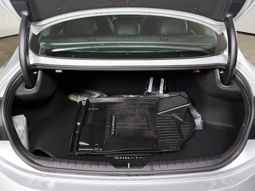 Used 2025 Hyundai Sonata Limited image 21