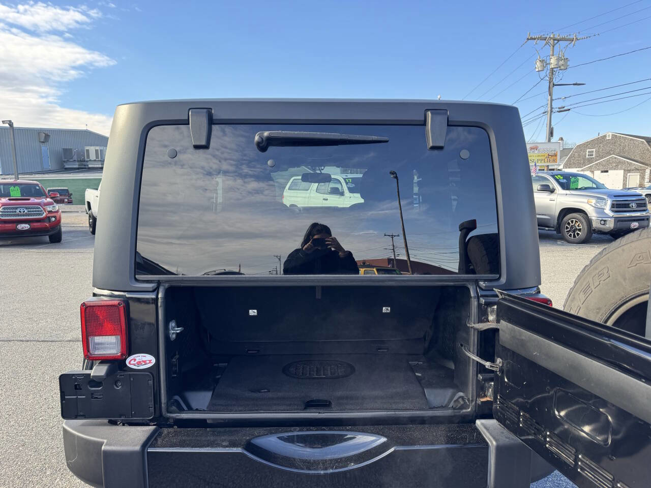 Used 2016 Jeep Wrangler Sahara w/ Dual Top Group image 25