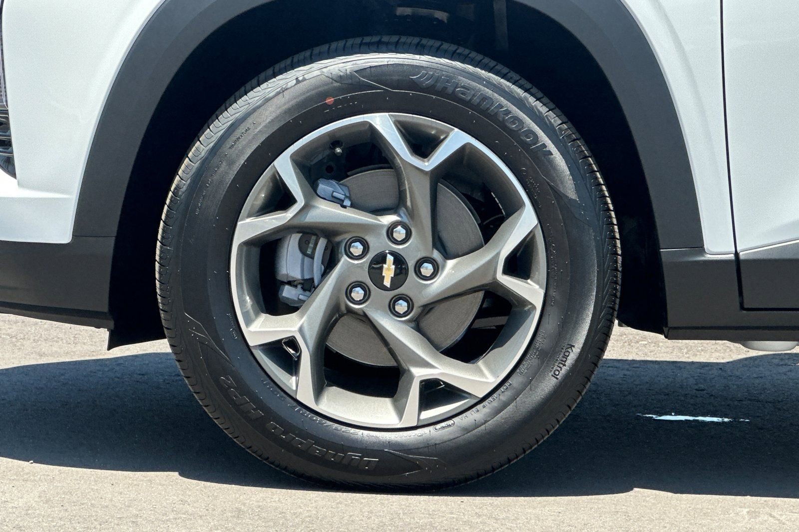 New 2026 Chevrolet Trax LT w/ Driver Confidence Package FWD image 25