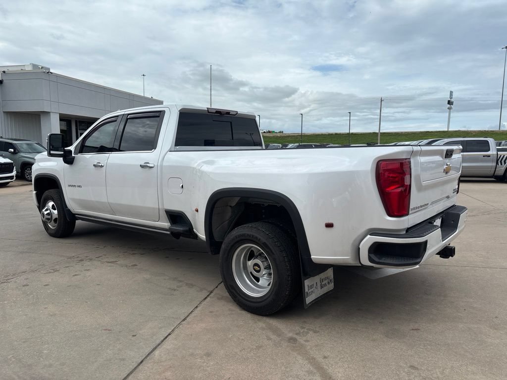 Used 2022 Chevrolet Silverado 3500 High Country w/ Technology Package AWD/4WD image 4