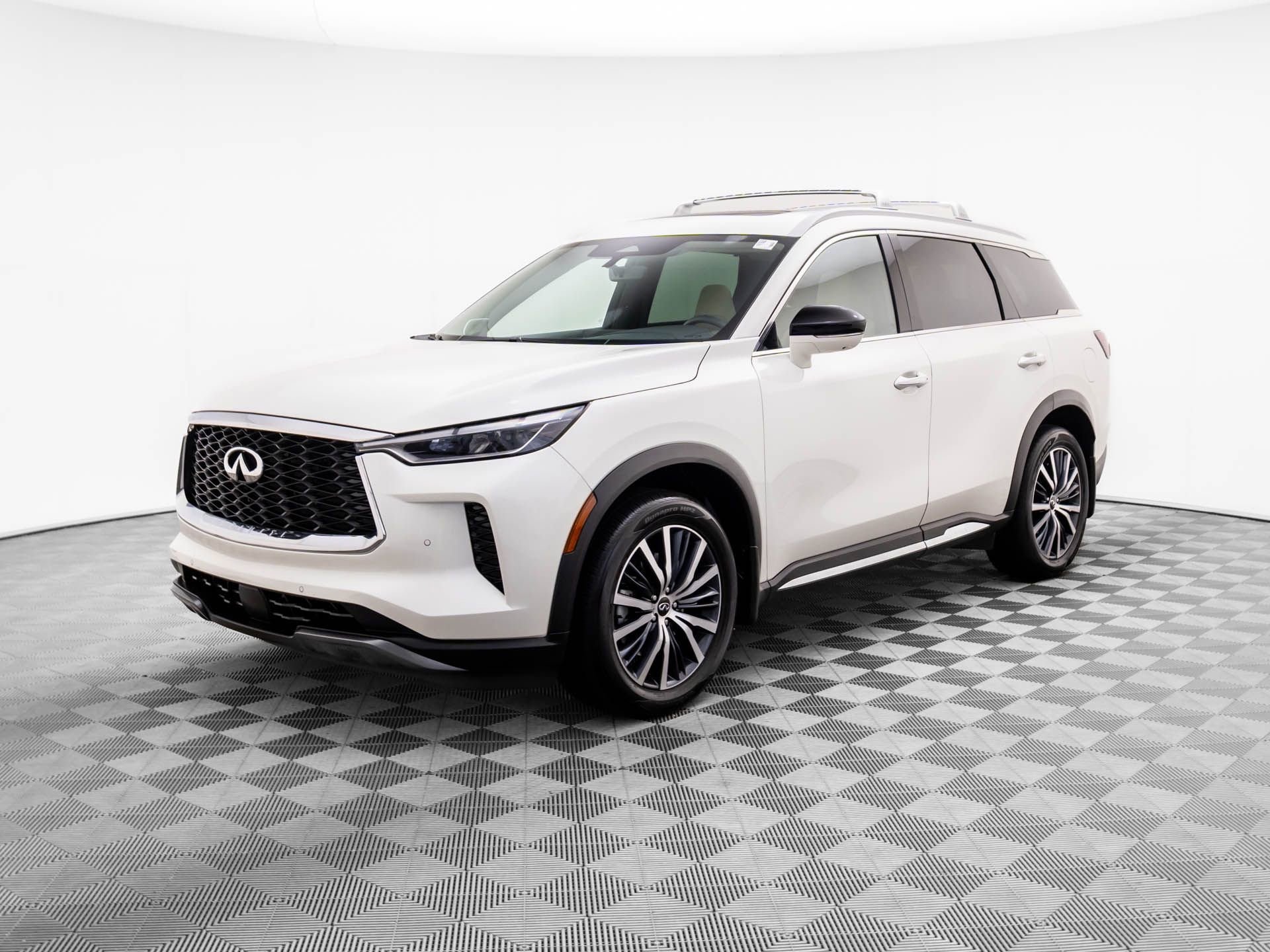 Used 2024 INFINITI QX60 Sensory w/ Cargo Package
