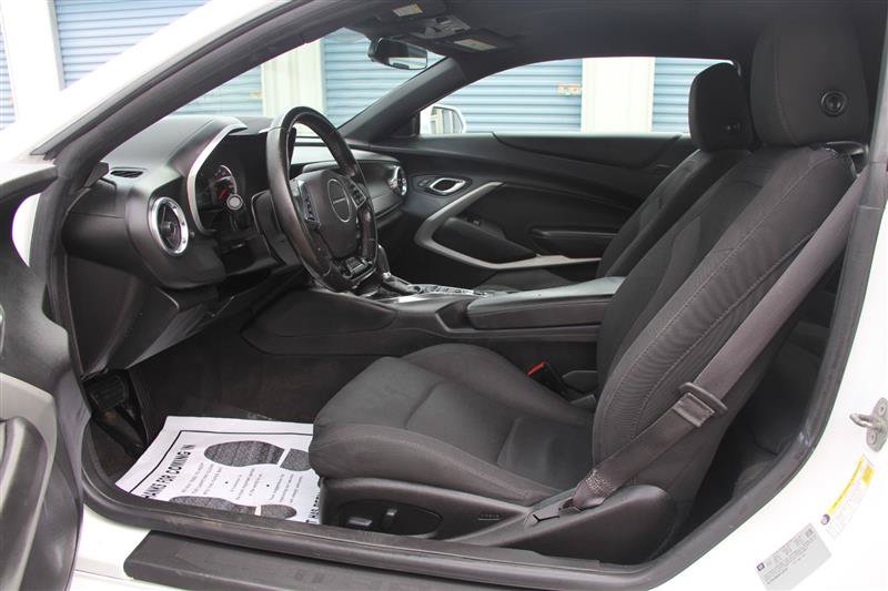 Used 2017 Chevrolet Camaro LT RWD image 19