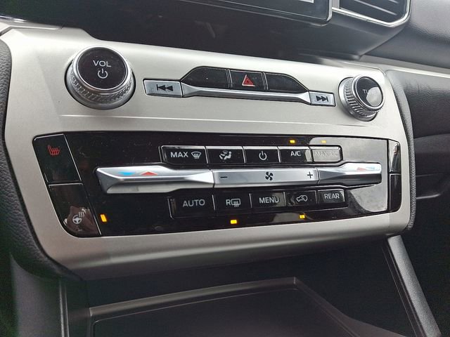 Certified 2022 Ford Explorer XLT w/ Equipment Group 202A image 16