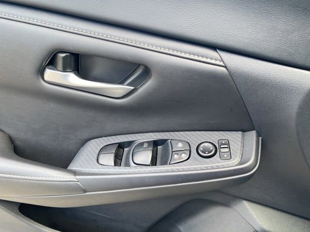 Used 2024 Nissan Sentra SV FWD image 18