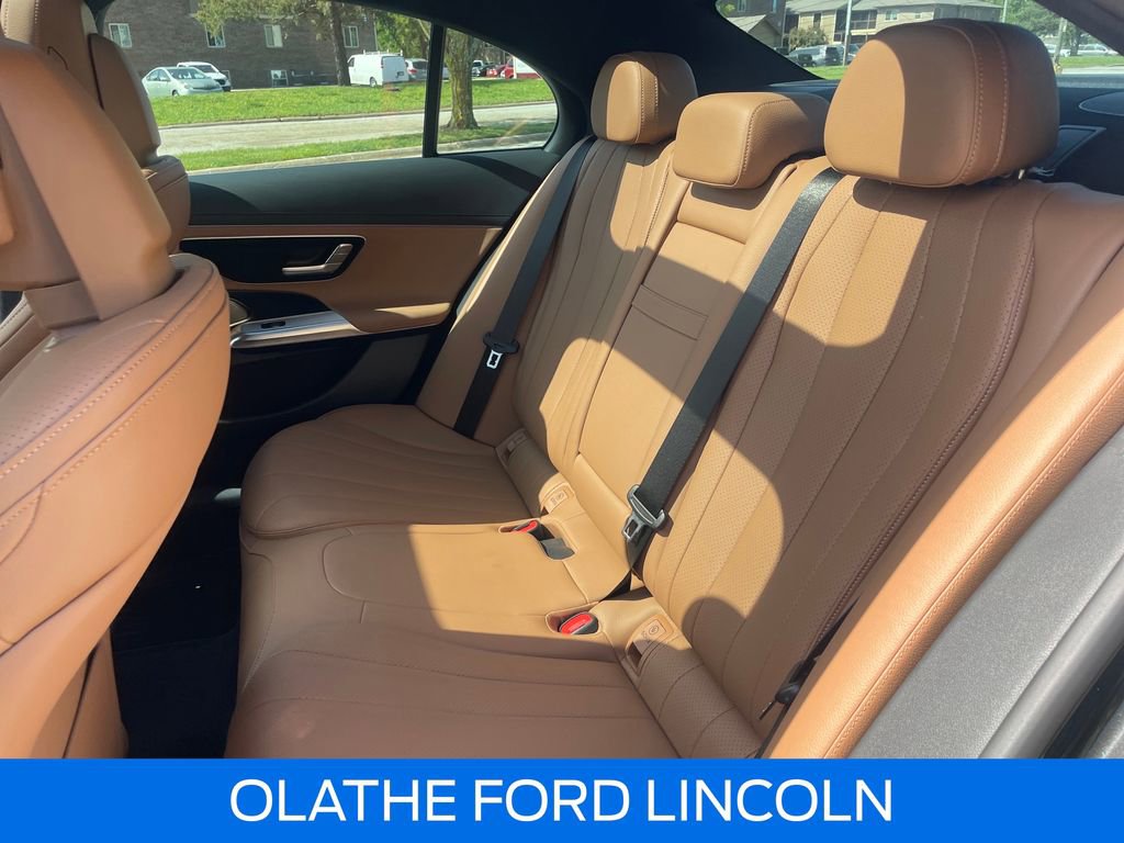 Used 2025 Mercedes-Benz E 350 4MATIC Sedan image 23