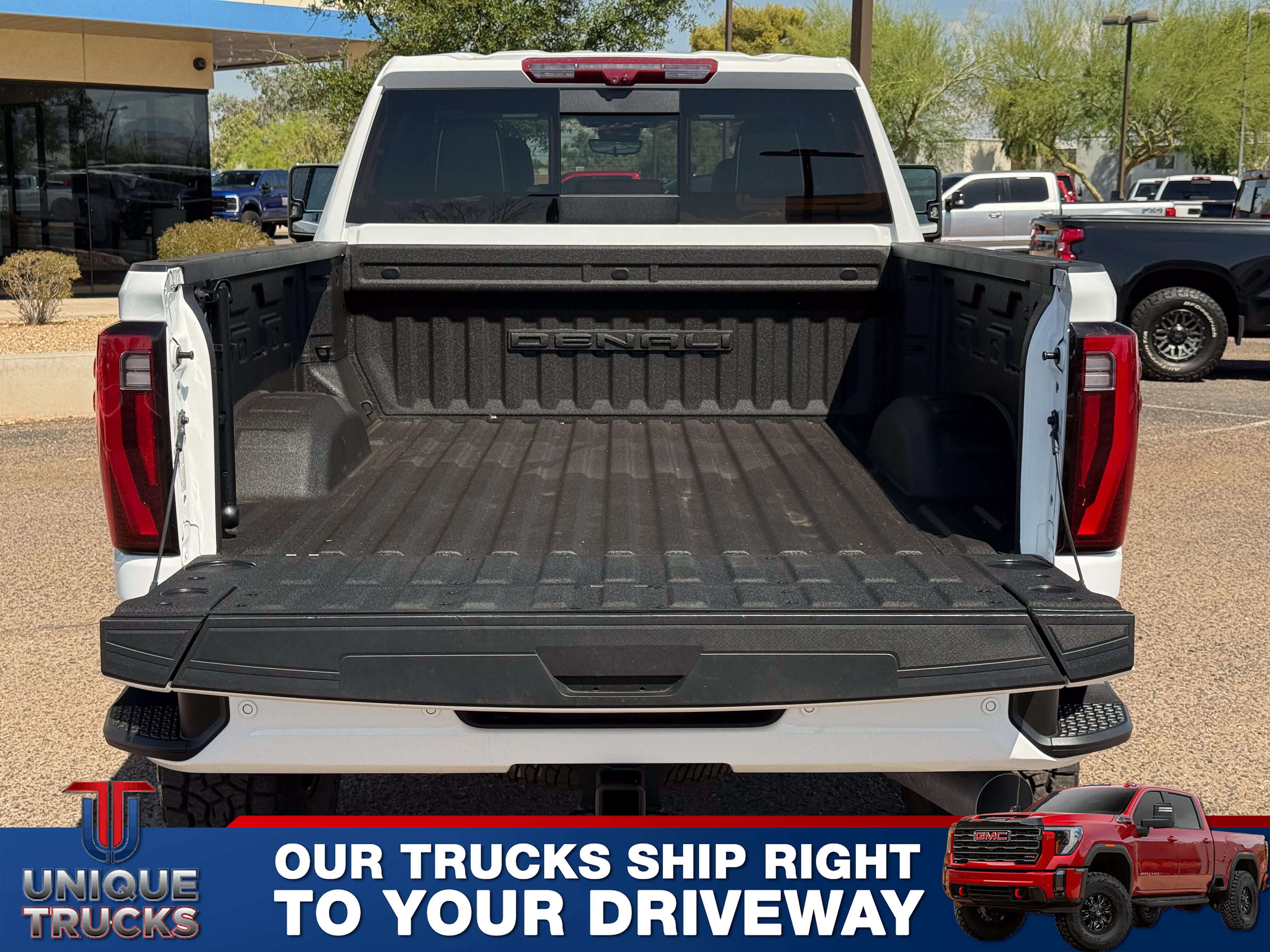 Used 2024 GMC Sierra 3500 Denali Ultimate AWD/4WD image 8