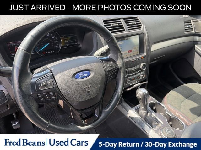 Used 2019 Ford Explorer XLT w/ Equipment Group 202A AWD/4WD image 11