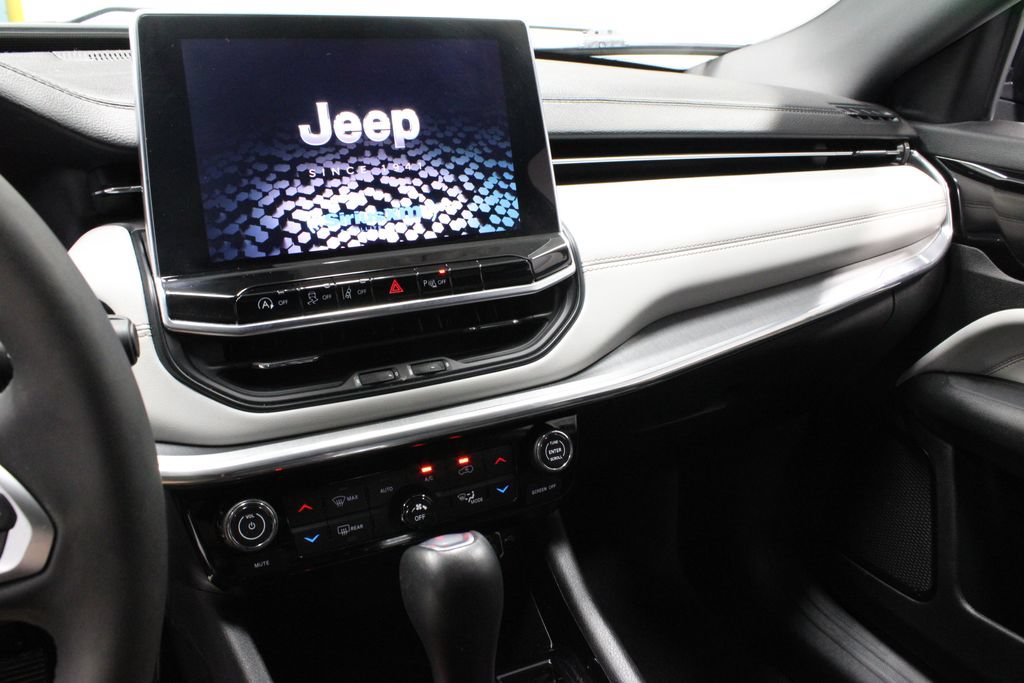 Used 2023 Jeep Compass Limited AWD/4WD image 29
