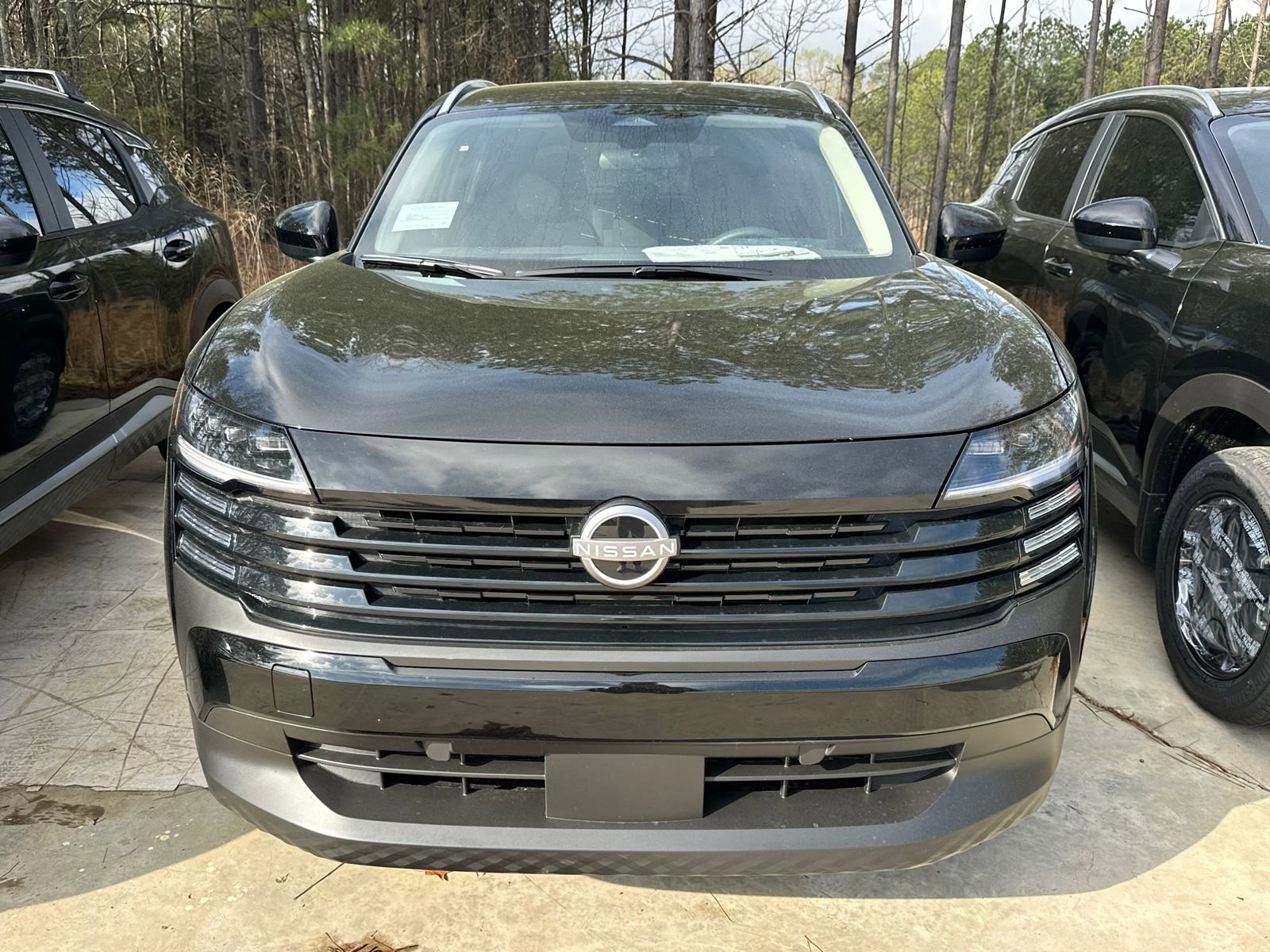 New 2026 Nissan Kicks SV w/ Charging Package image 2