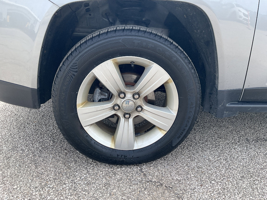 Used 2017 Jeep Compass Sport w/ Power Value Group image 14