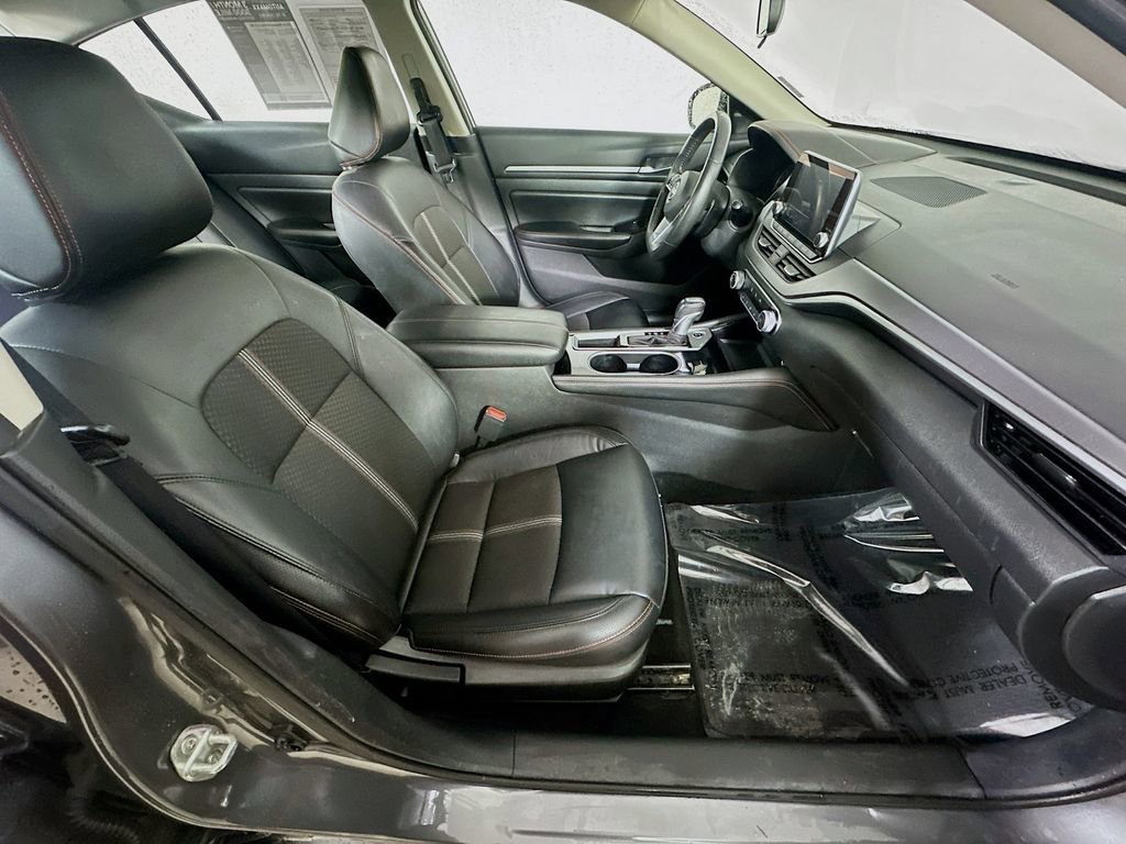 Used 2024 Nissan Altima 2.5 SR image 12