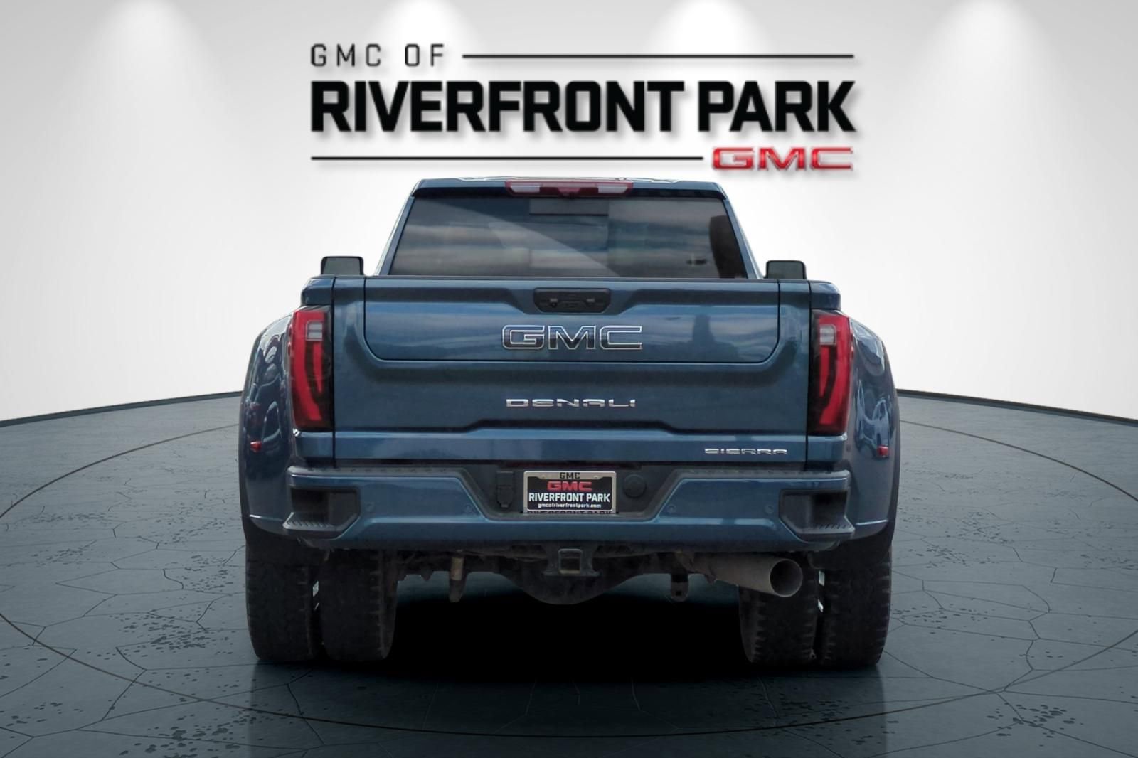 Used 2026 GMC Sierra 3500 Denali Ultimate AWD/4WD image 4