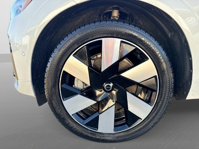 Certified 2024 Volvo XC60 T8 Plus AWD/4WD image 22